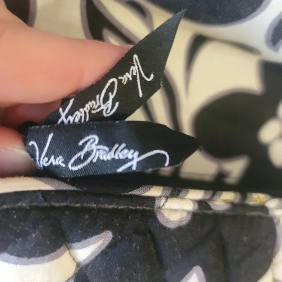 Vera Bradley Crossbody Bag Floral Quilted Black White Purse - Picture 4 of 4